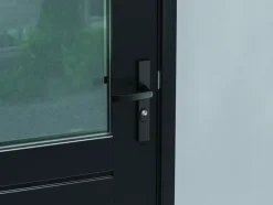 AXA veiligheidsbeslag Edge achterdeur zwart smal schild met SKG 3-sterren 55 mm