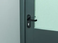 AXA veiligheidsbeslag Oval achterdeur zwart kortschild met SKG 3-sterren 72 mm