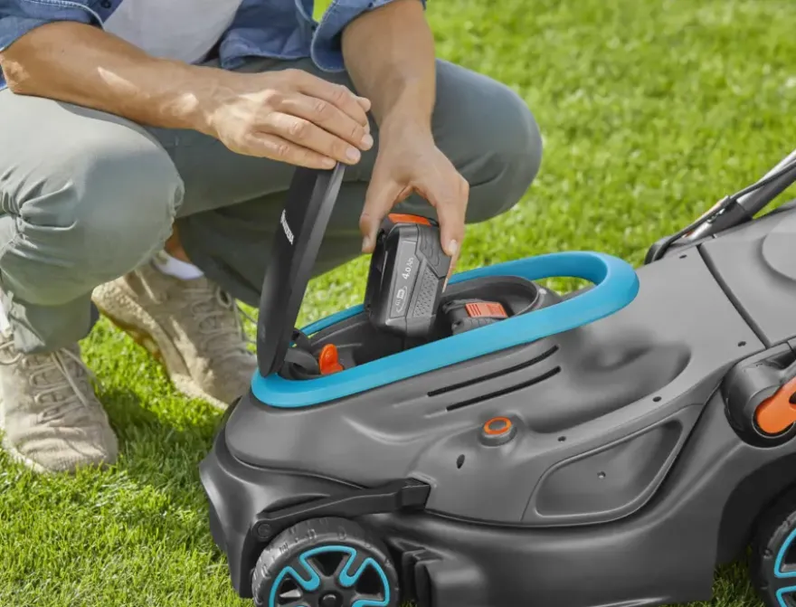 Gardena 2x18V grasmaaier Powermax P4A 37cm incl. twee 4.0Ah accu's + lader