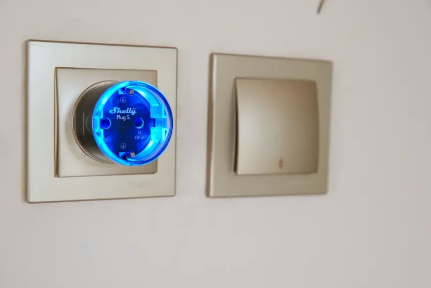 Shelly Plug S Gen3 slimme stekker & energiemeter WiFi wit